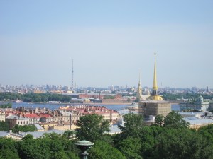 The river that runs through the city is beautiful.