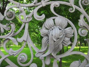 Detail of the gate leading into the garden/park. 