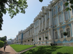 Upon arriving I had to smile. You see, the outside of the Summer Palace is the same colour as my bedroom at home. Seems my tastes haven't changed much over the years.