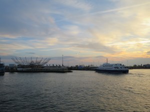 Time to head back to the Europe side.  Pst...Elenie...what's missing from this photo? That's the ferry we used to take from Ataköy to Kadiköy.