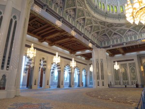Sultan Qaboos Grand Mosque - so pretty.